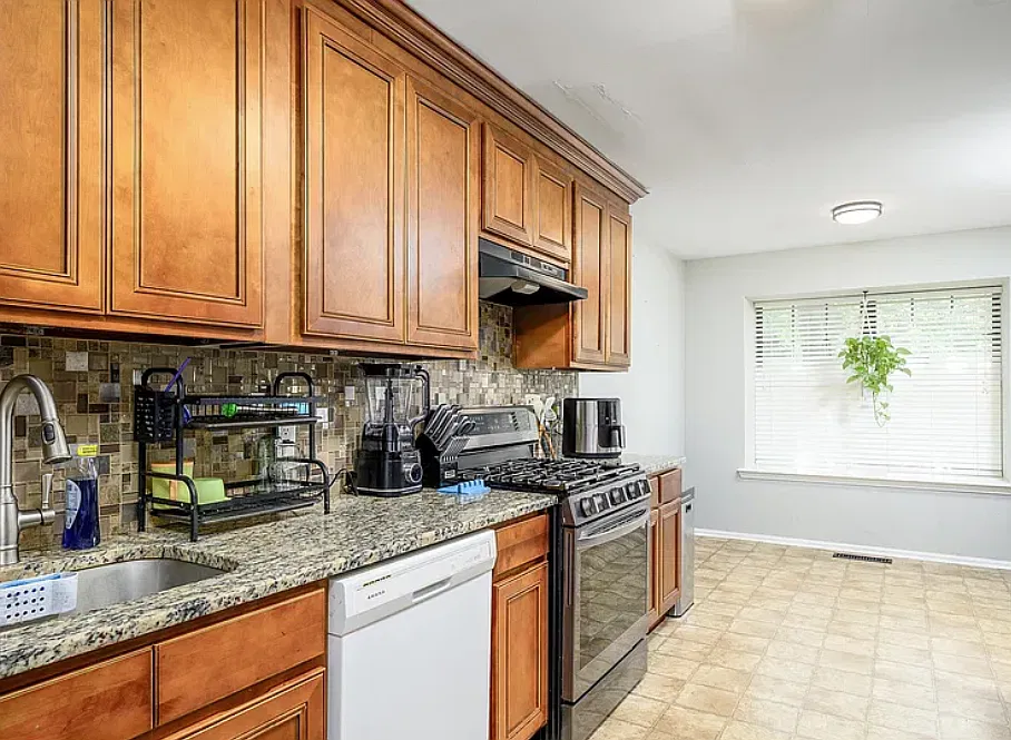 3 bed, 2.5 bath, 1216 sqft, $2,890 — Photo 4
