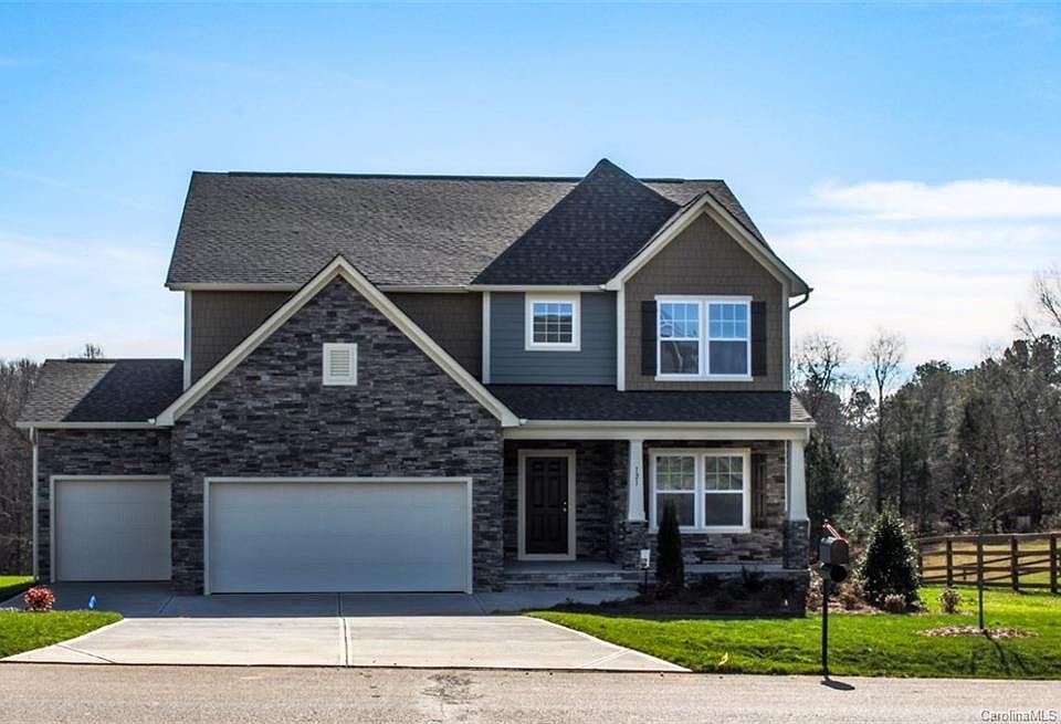 1st image of 121 Rockridge Pointe Dr #13