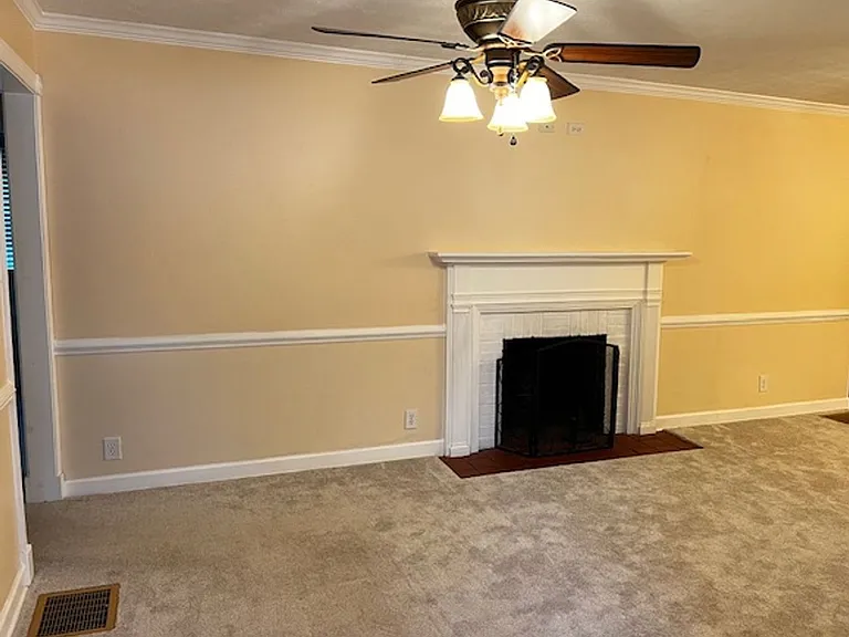 808 Ray Ave — Photo 2