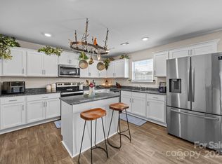 321 Kingsford Dr, Stanley, NC 28164