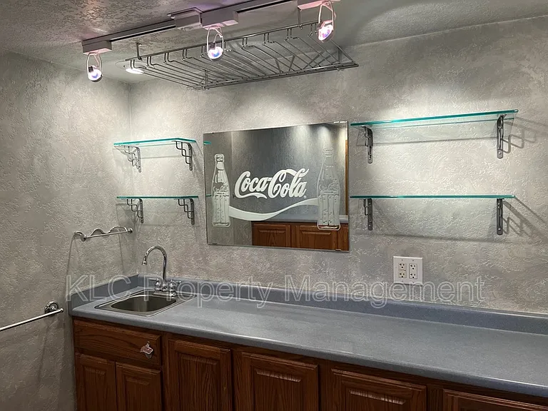 15177 Hawthorn Dr — Photo 18