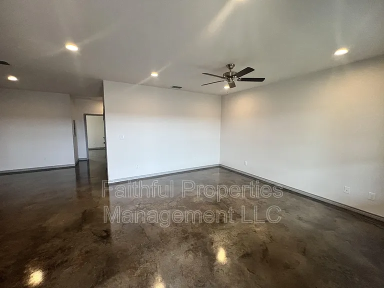 14215 County Road 452 #1 — Photo 2