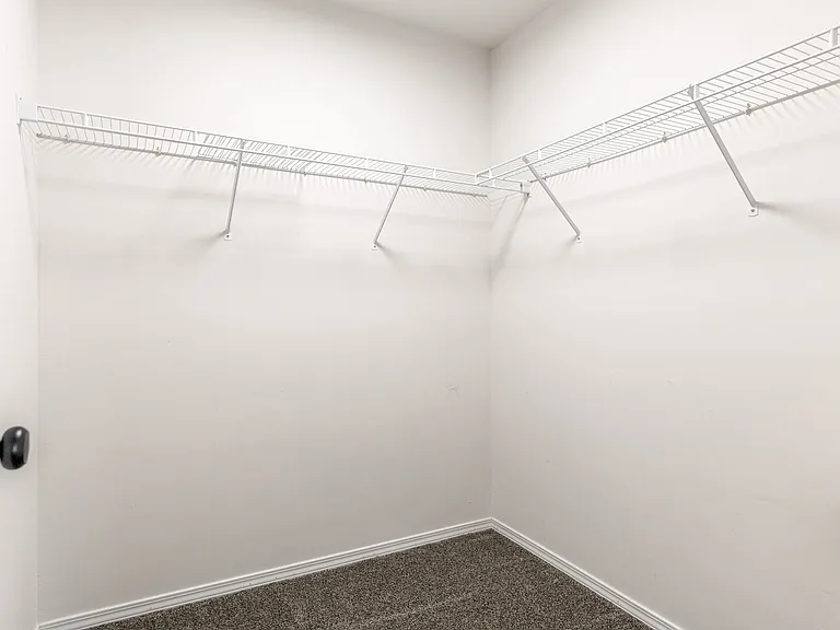 331 Heritage Commons Cir — Photo 18