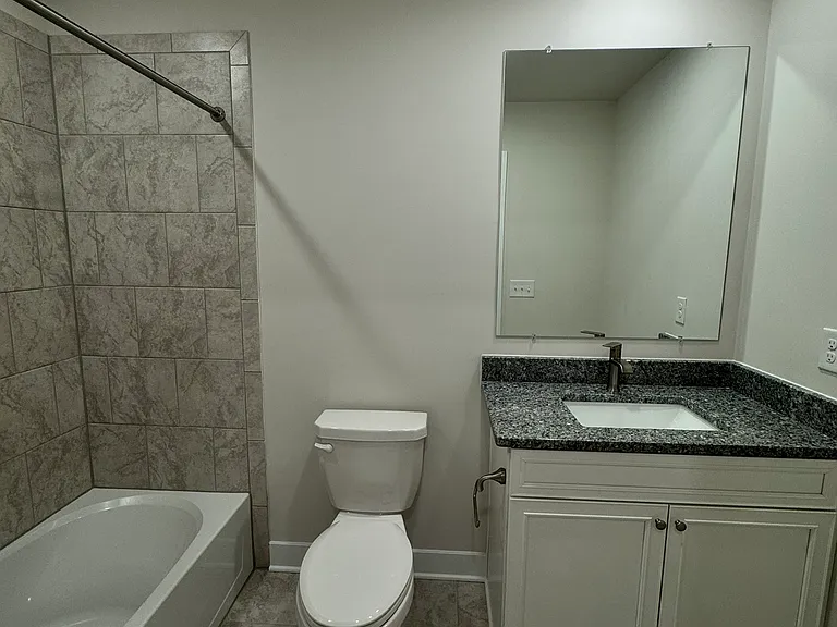 2214 Winterberry Ln — Photo 6