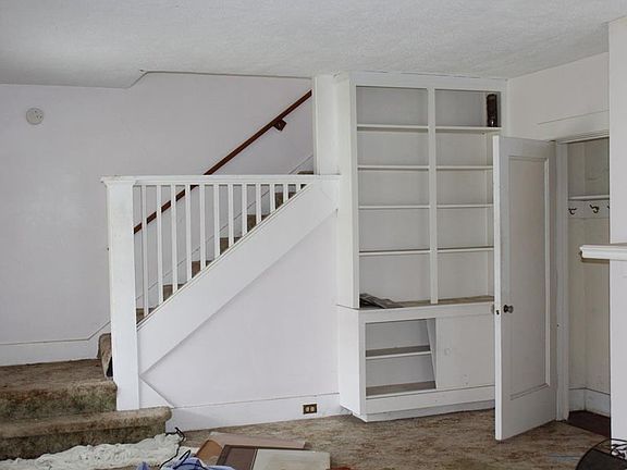 2nd image of 416 Kenilworth Ave
