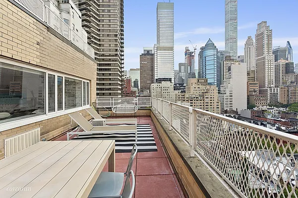Sold by Corcoran | media 19
