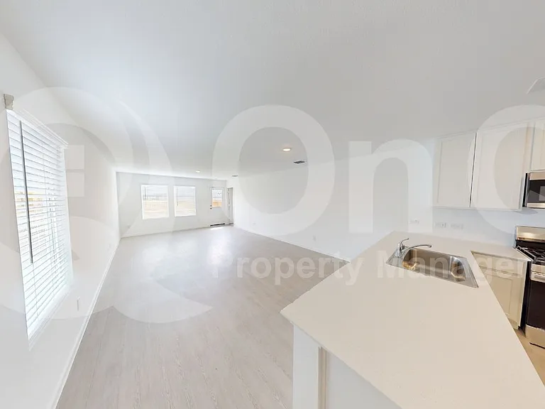 3911 Ontario Way — Photo 4