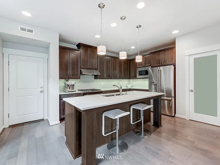 4428 185th St SE — Photo 2
