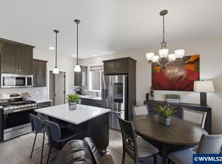 1473 Meadow Ave, Silverton, OR 97381