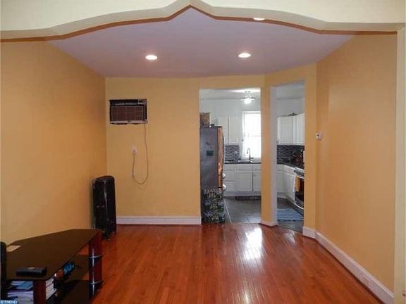 2nd image of 5136 N Fairhill St