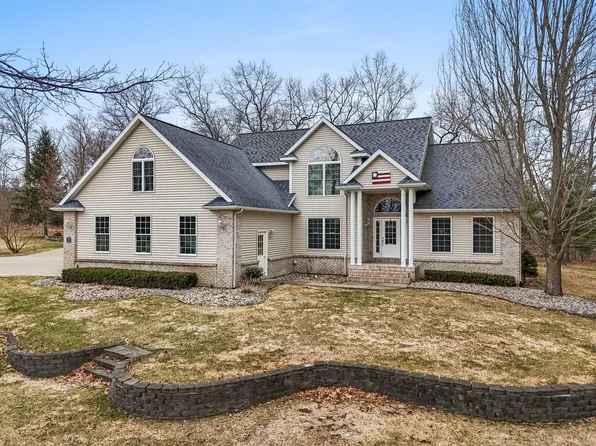 130 Frisco Dr, Houghton Lake, MI 48629