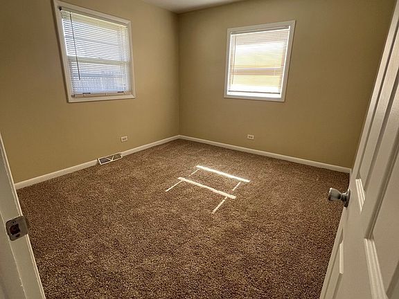 5th image of 9805 McVicker Ave
