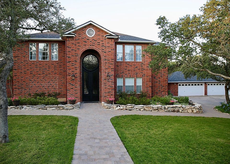 1st image of 2923 Kingsford Ln