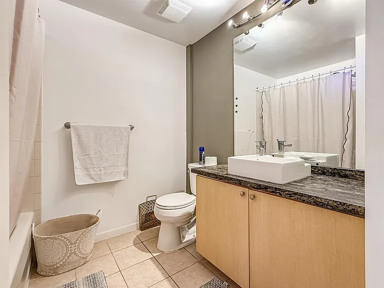 1900 Van Buren St #118B — Photo 7