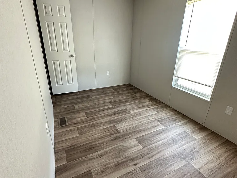 7445 County Road 438 — Photo 8