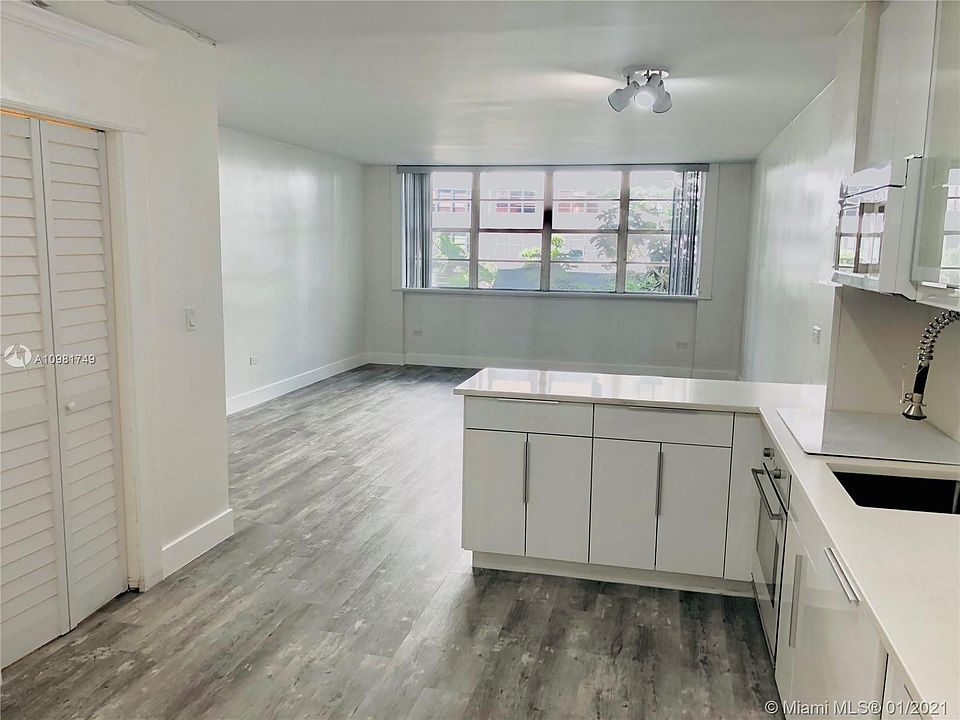 1st image of 999 Brickell Bay Dr APT 306