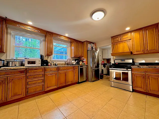 1247 Trapelo Rd — Photo 10