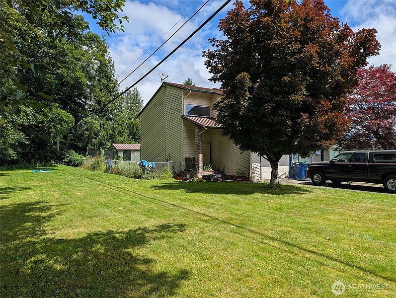 2nd image of 326 W Munro Street