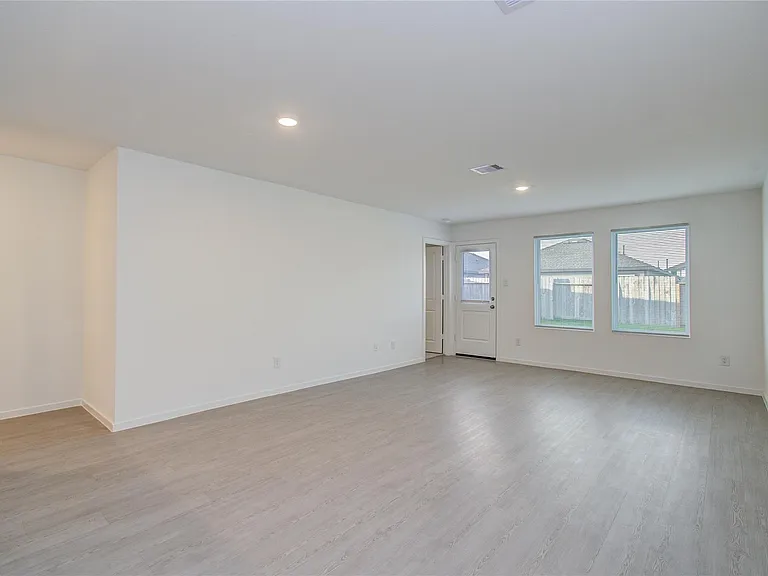 25364 Carnation Ct — Photo 11