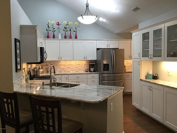 2nd image of 3070 Riverview Ln