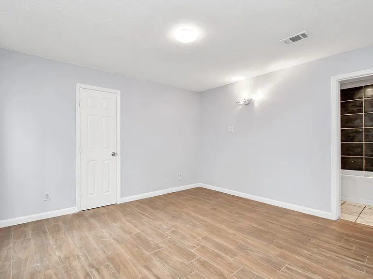 17903 Nanes Dr — Photo 33