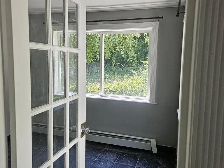 14 Hillside St — Photo 5