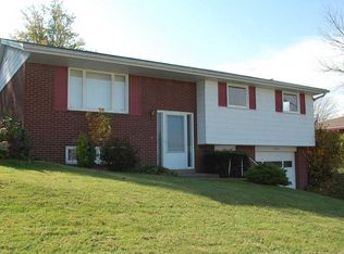 1316 Hornbake Dr, Clairton, PA