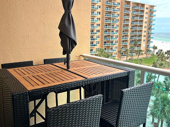4th image of 880 Mandalay Ave #503