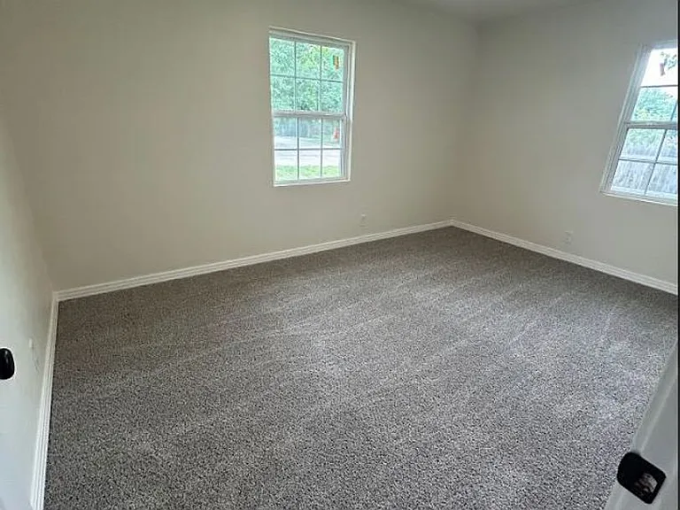 4301 N Wall St — Photo 2