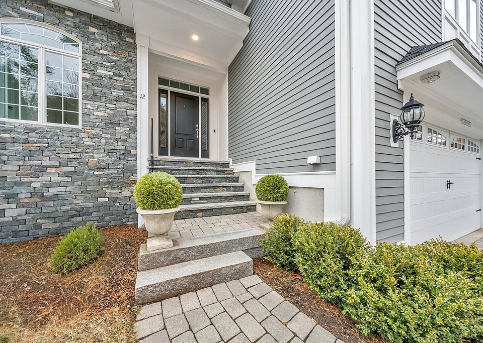 2nd image of 12 Robert Dr #12