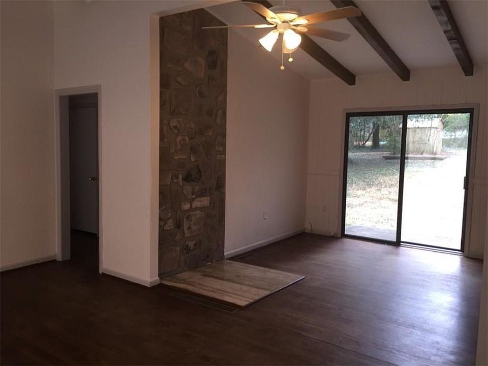 2nd image of 2695 Addison Dr