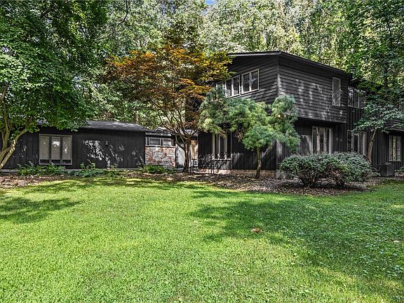 4th image of 50 Harwood Ln