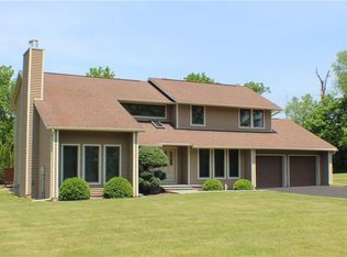 6 White Horse Ln, Chester, NY 10918