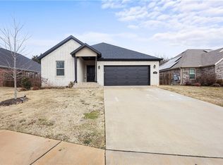 3176 Summer View Ave, Springdale, AR 72764