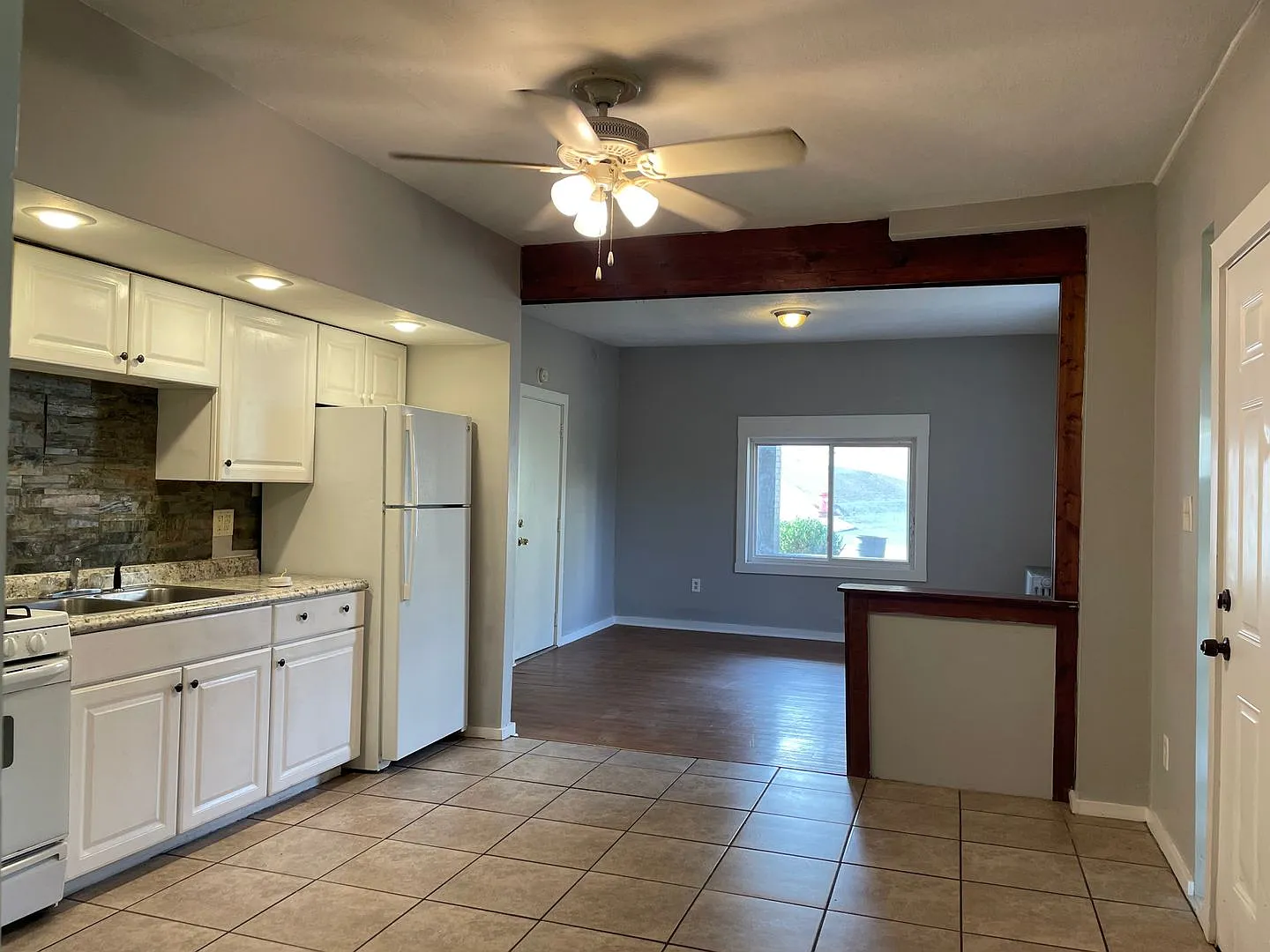 501 Marie Ave - (22200) — Photo 2