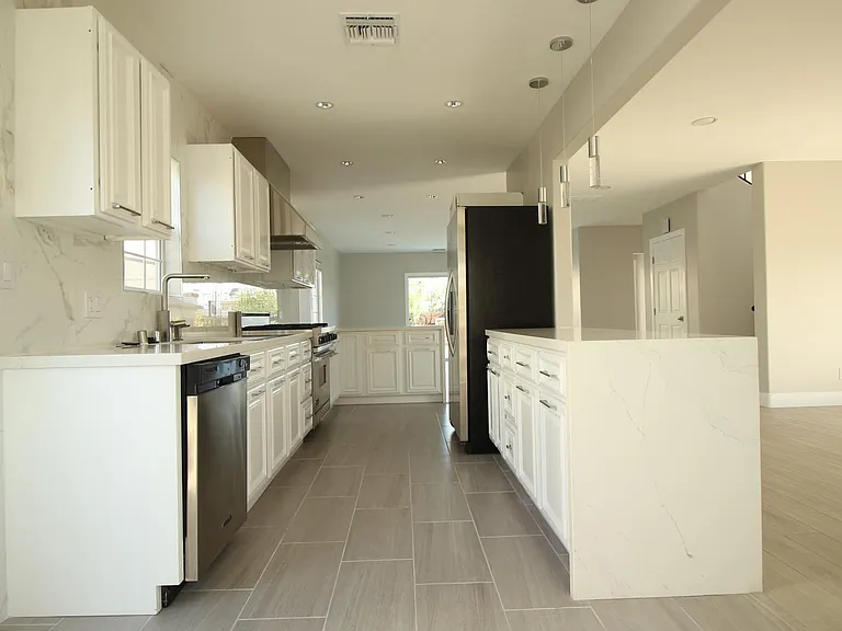 832 Rose Ave — Photo 20