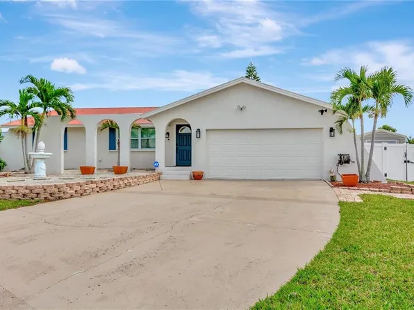 922 Sago Palm Way, Apollo Beach, FL 33572