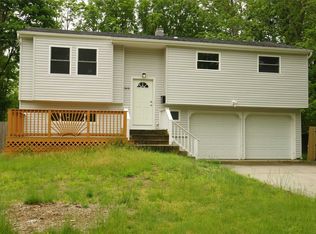 348 New Jersey Ave, Bay Shore, NY 11706