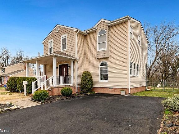 3rd image of 503 Chelton Ave