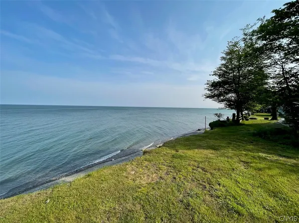 16215 Ontario Shores Dr, Sterling, NY 13156