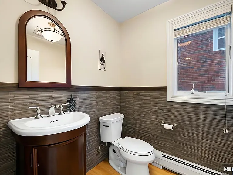 220B Glen Ave #B — Photo 7