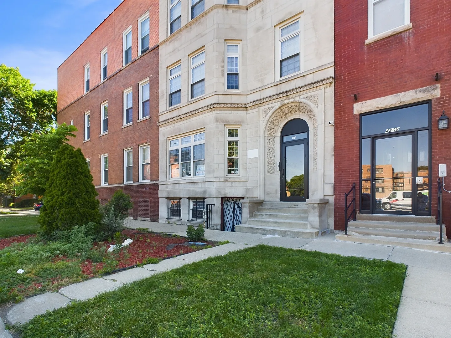 4207 S Indiana Ave #G photo 1