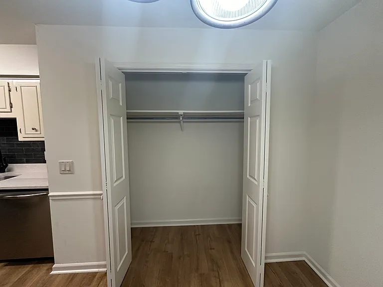2905 Burch Ave #8 — Photo 20