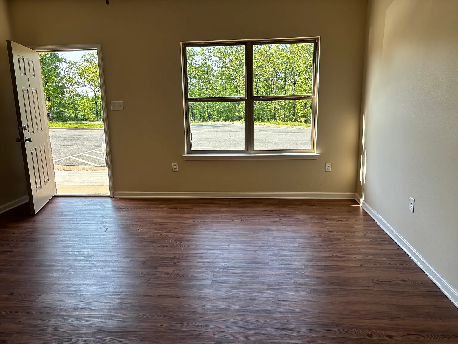 2 bed, 1000 sqft, $1,395 — Photo 4