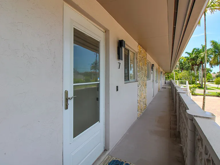 1686 Blue Point Ave #B7 — Photo 10