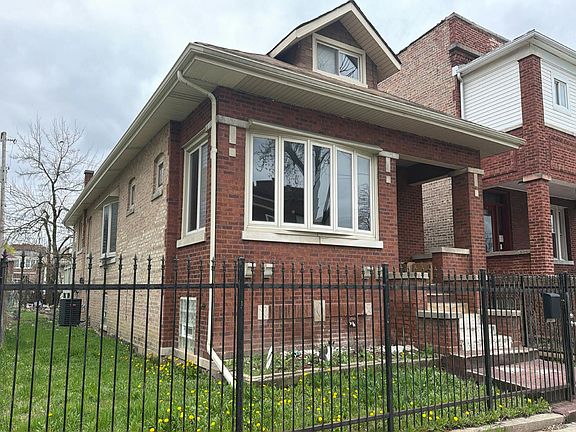3rd image of 7922 S Carpenter St