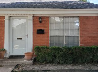 943 Roaring Springs Rd, Fort Worth, TX 76114