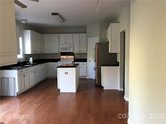 4th image of 17119 Cambridge Woods Ct