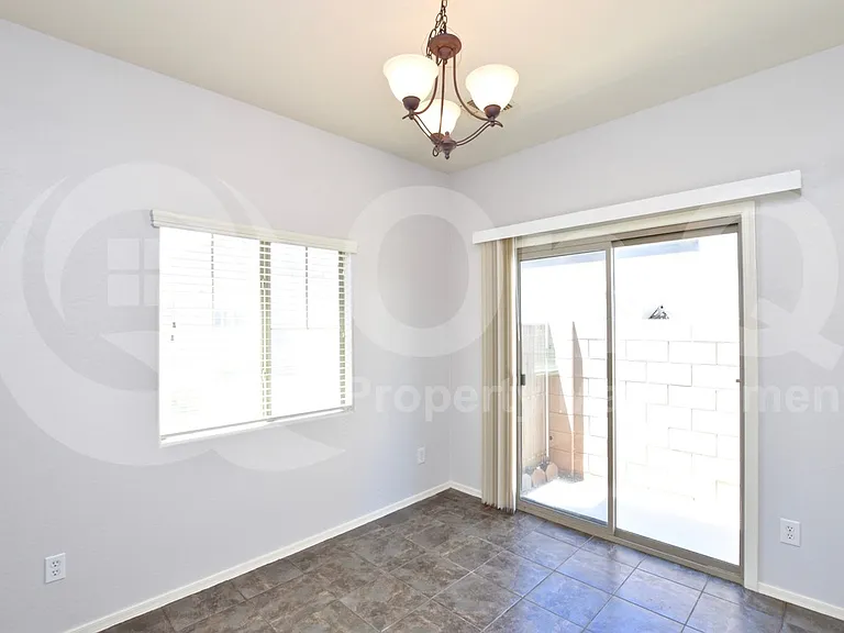 553 N Ranger Trl — Photo 8