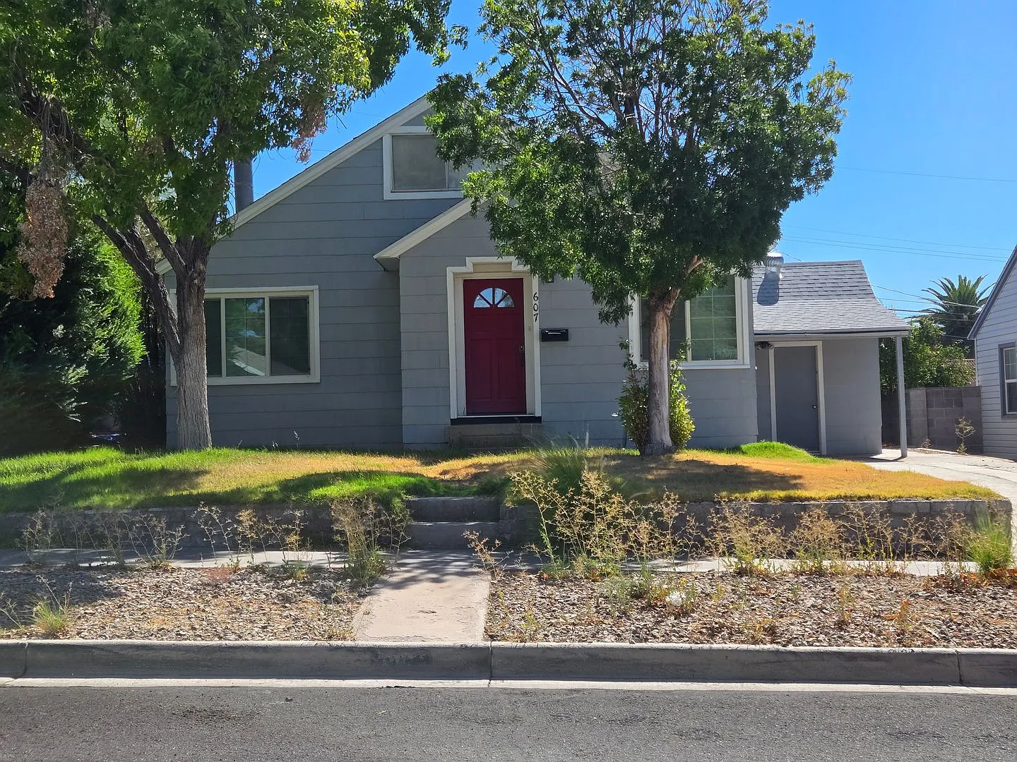 2 Weeks Free Rent An Amazing Boulder City Home! — Photo 2
